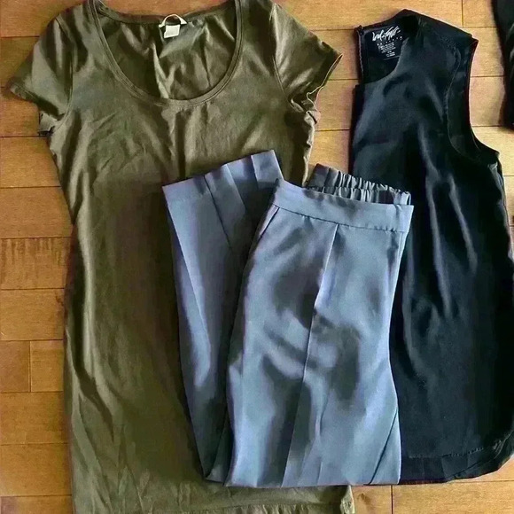 BUNDLE | Basics bundle size medium and large various brands - Picture 2 of 3